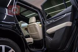 کادیلاک XT6